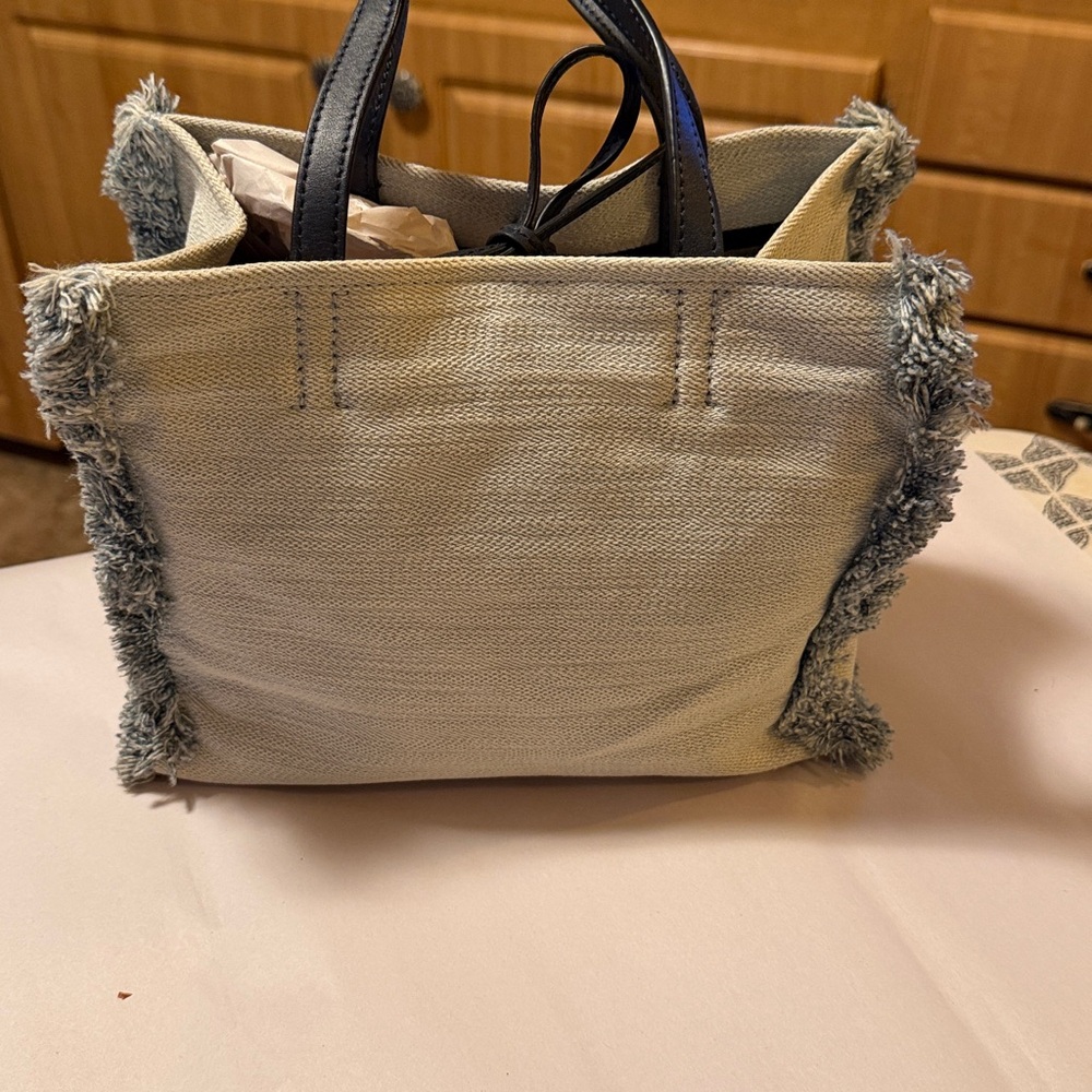 Kate Spade light denimTote with navy blue Handles - Picture 6 of 8
